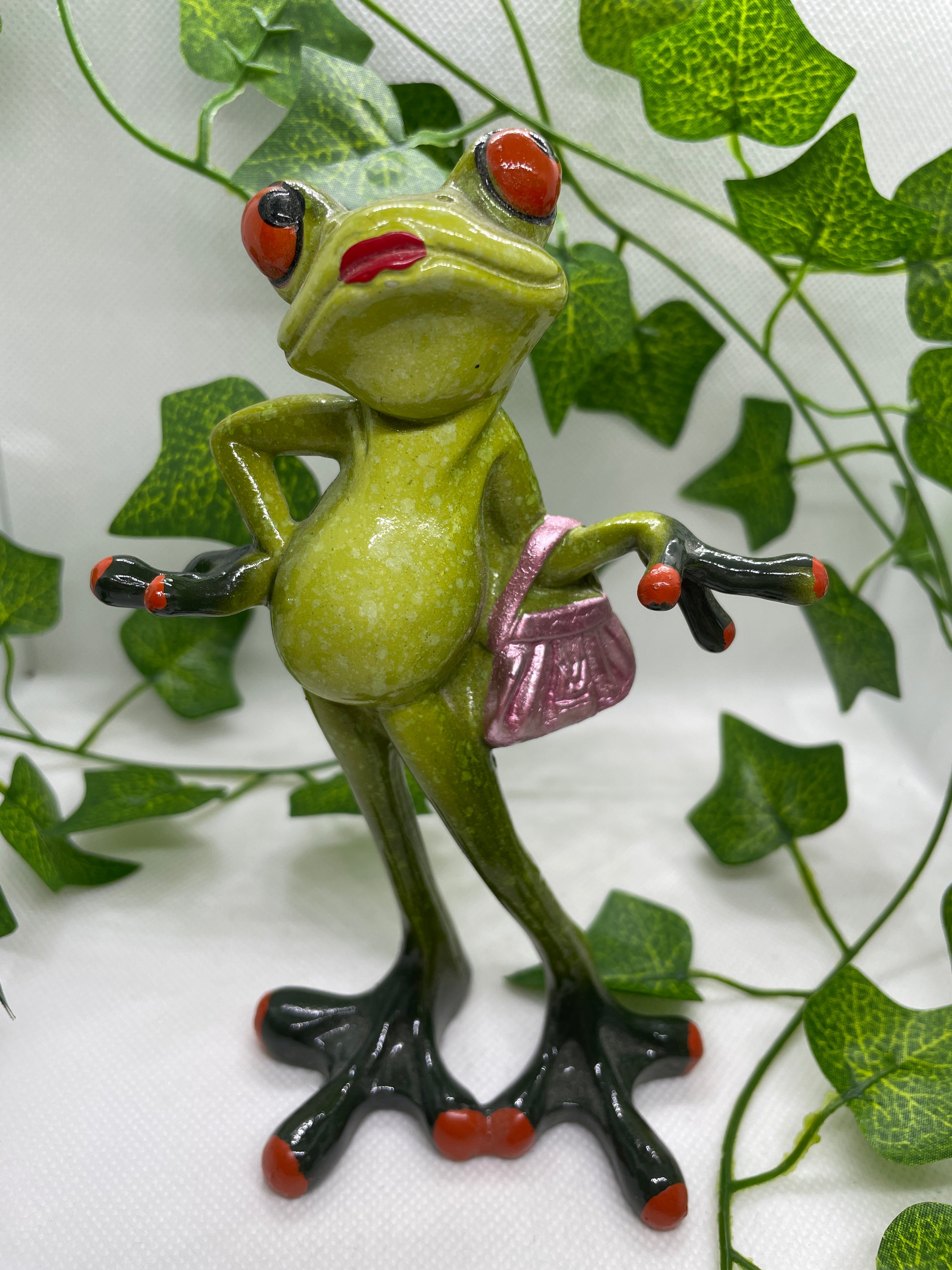 Frog With Purse Ornament.