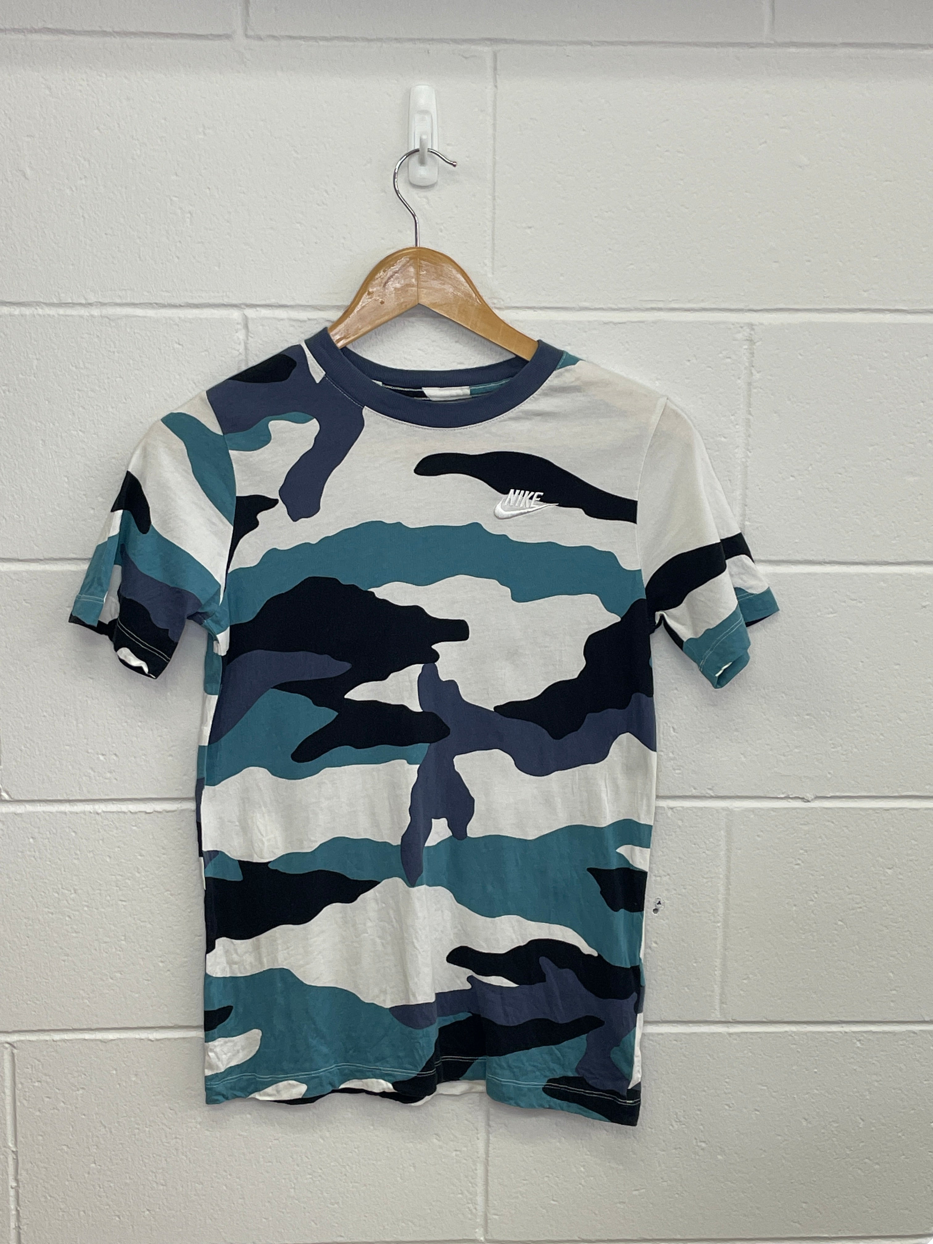 Nike Blue Camo T-Shirt Small