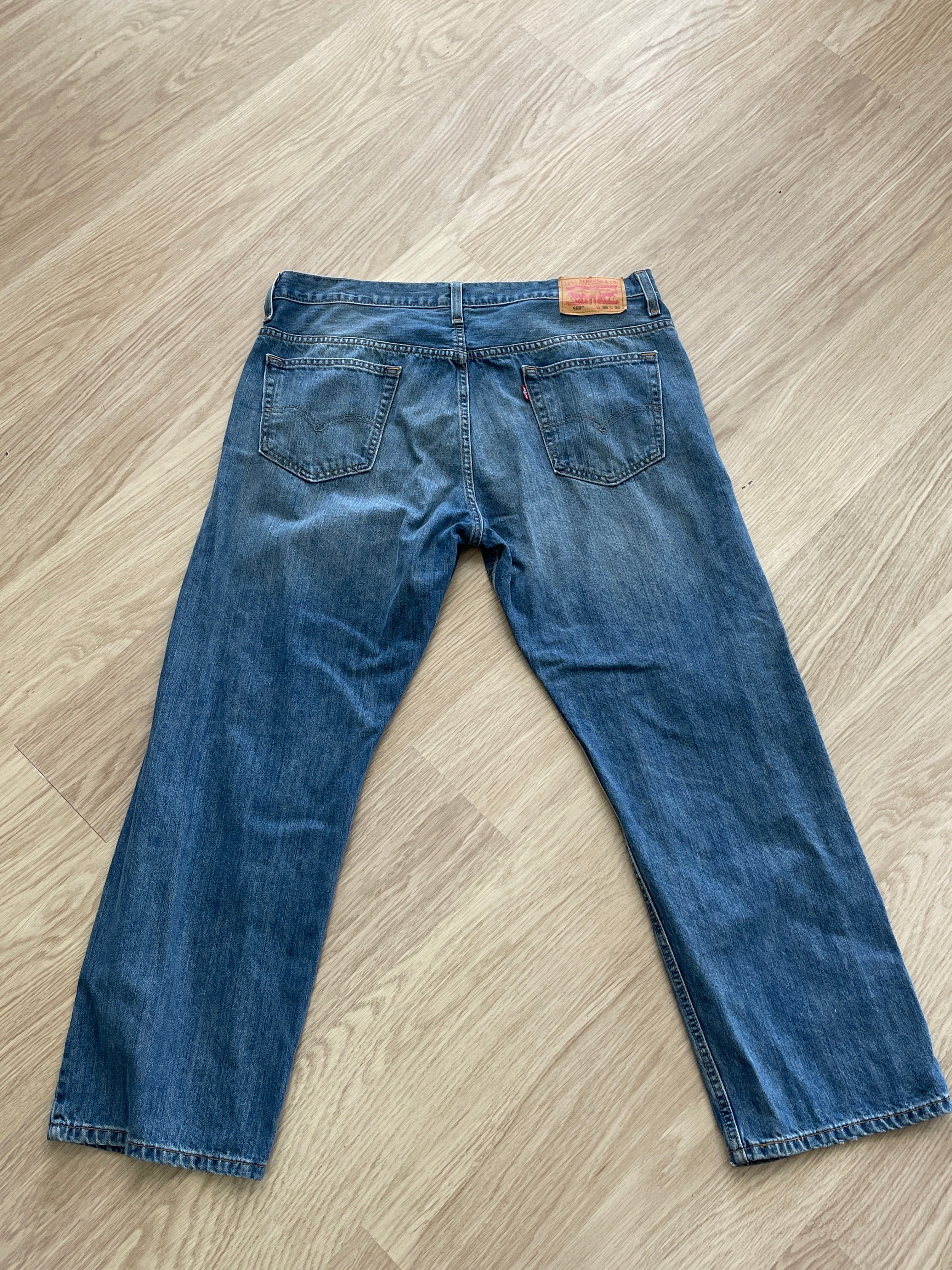 Levi's Medium Wash 569 Jeans W36