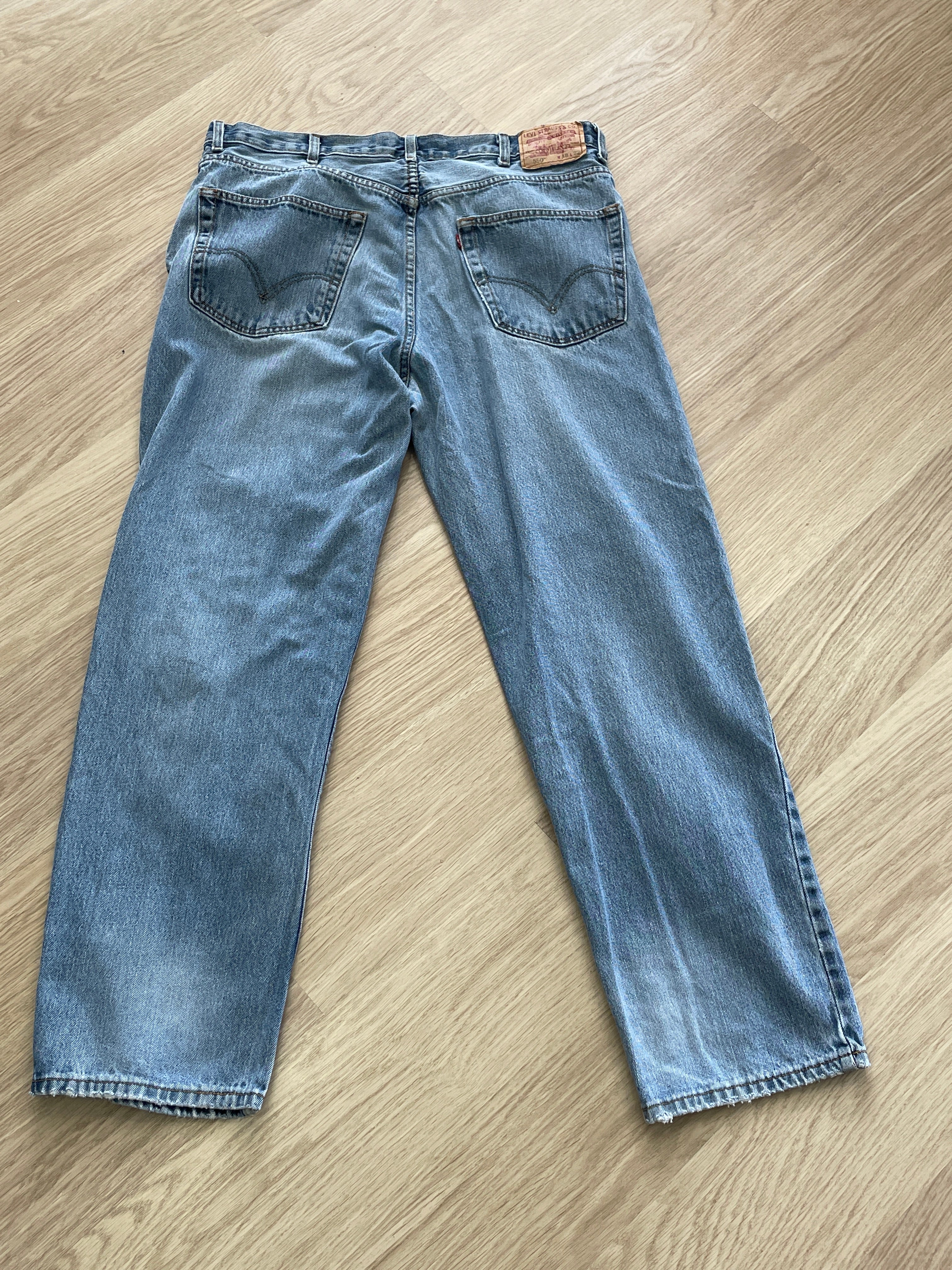 Levi's Light Wash Relaxed Fit 550 Jeans W38